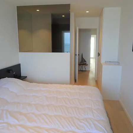 In With Ocean Views 公寓